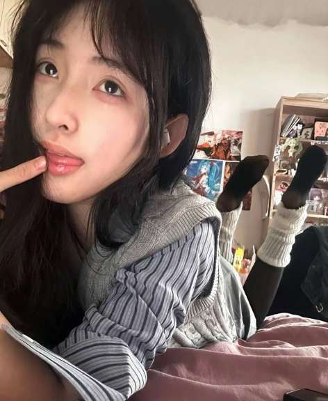 张人o 抖音12万粉丝网红在校美女大学生 合集下载-[4.28G]-死宅屋